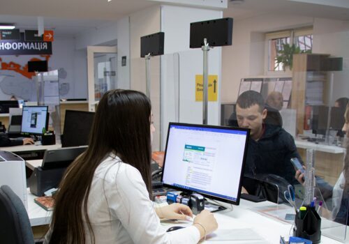 У чому різниця між «сірим» та «чорним» посвідченням для сімей Захисників та Захисниць?
